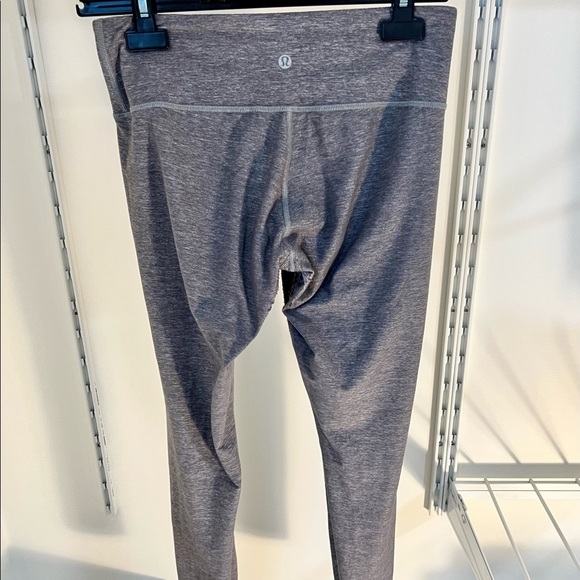 Lululemon grey leggings- size 8 - Picture 2 of 3